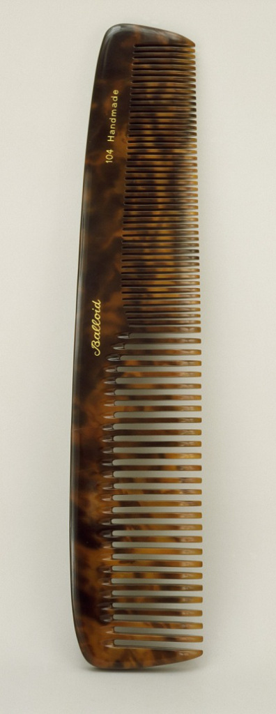  Vija Celmins, Untitled (Comb), 1970, Contemporary Art Council Fund, © Vija Celmins